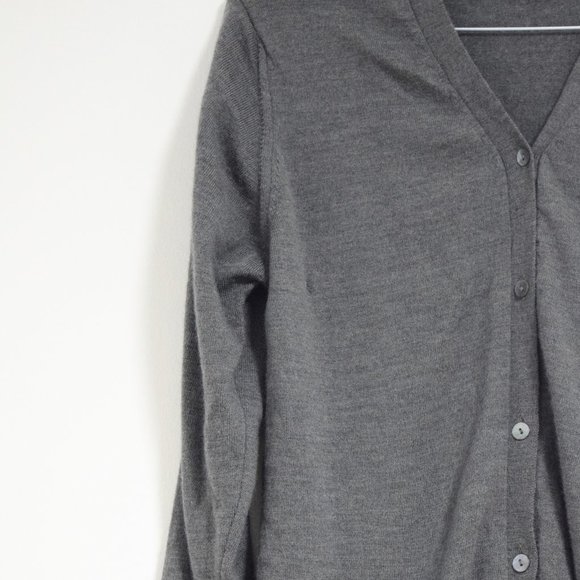 GIORGIOLINI OF ITALY Italian Extra Fine Merino Wool V-neck Cardigan | Size M - Picture 6 of 9